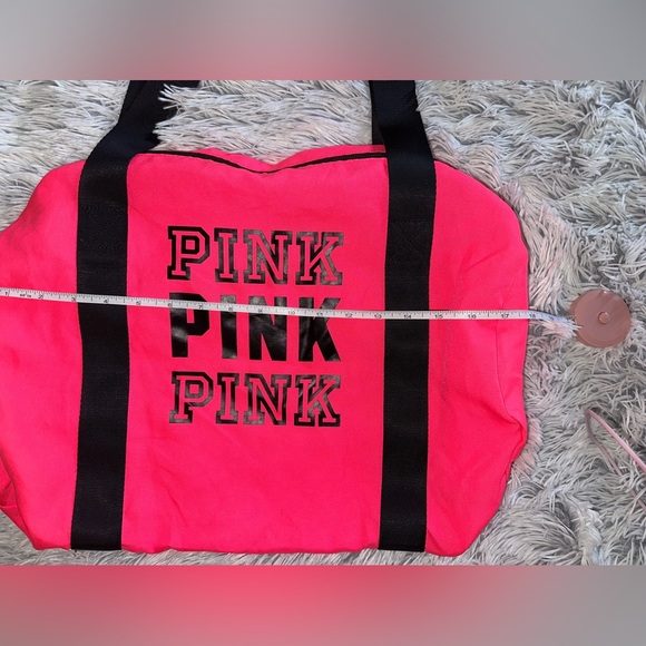 Victoria secret pink duffle bag - Picture 2 of 8